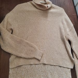 Urban outfitters yellow and white sweater size small,  super warm